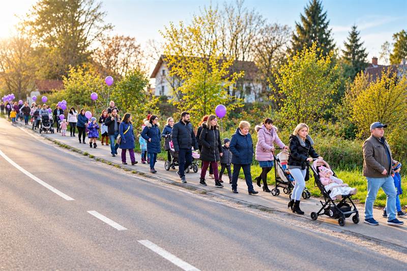 Koraszülött gyermekek és családjaik támogatása